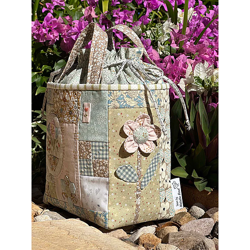 TBH-D, Tully Tote Pattern by the Birdhouse, Finished size is 8"x8"x5" + straps.